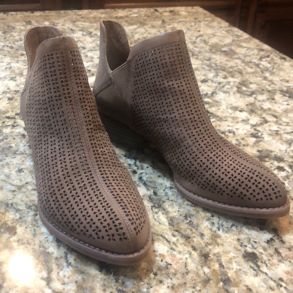Vince Camuto ankle boots